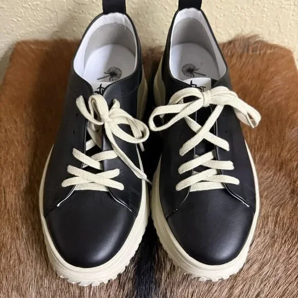 NEW $145 OTBT‎ Pangea 8.5 Platform Sneakers Black Leather Athleisure Chunky - Picture 3 of 9